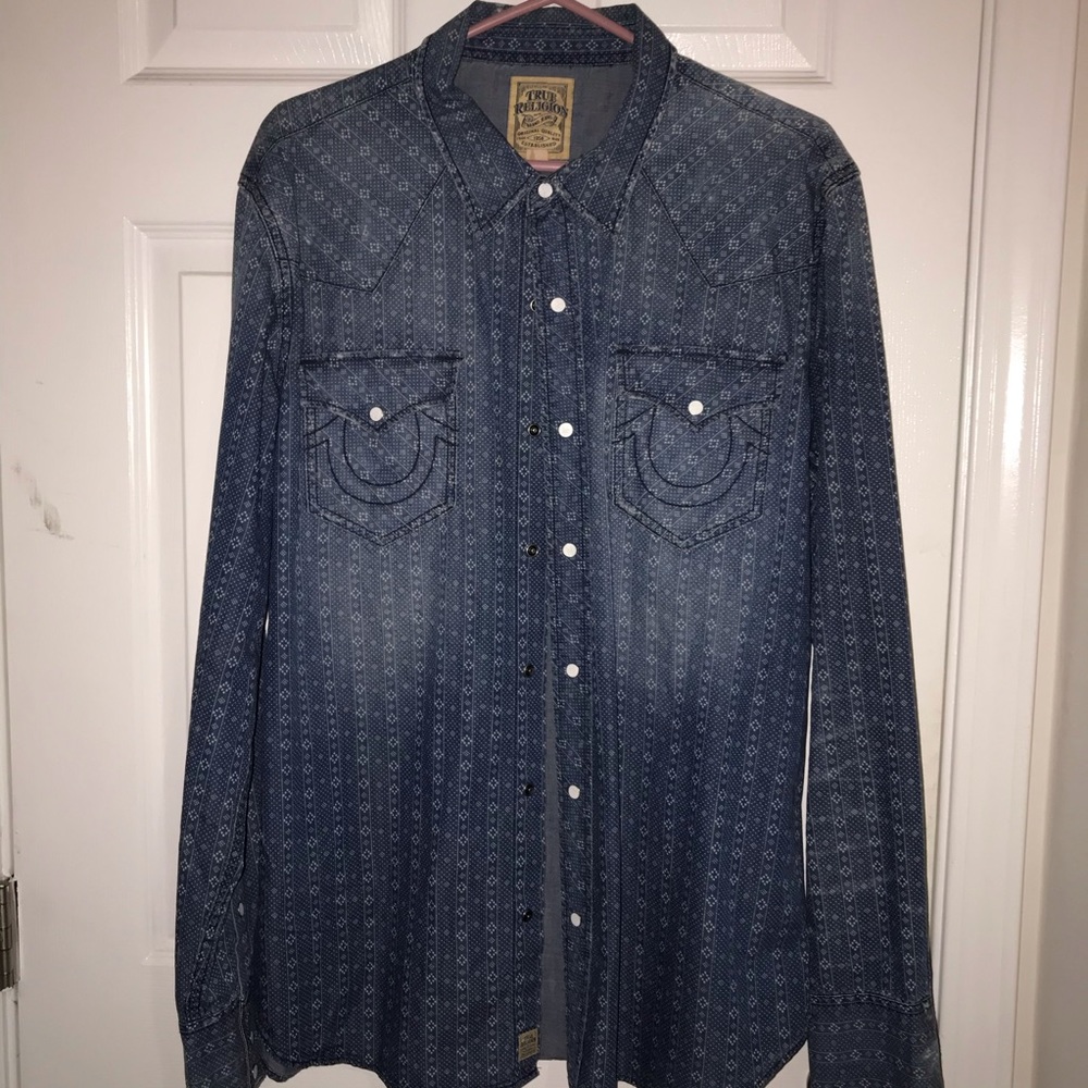 (READ DESCRIPTION) - Men’s  true religion shirt